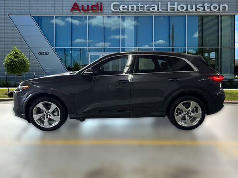 Certified 2025 Audi Q5 Prestige image 2