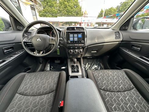 Used 2025 Mitsubishi Outlander Sport AWD image 28