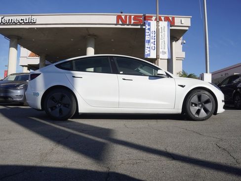 Used 2022 Tesla Model 3 image 3