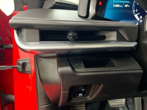 Used 2023 Chevrolet Corvette Stingray Convertible image 18