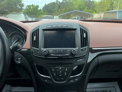 Used 2017 Buick Regal Premium w/ Driver Confidence Package #1 FWD image 20