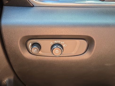 Used 2023 Chevrolet Traverse RS w/ LPO, Floor Liner Package FWD image 27