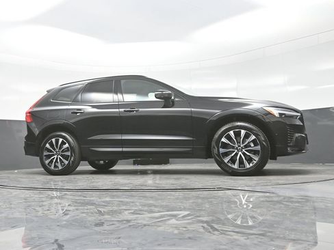 Used 2025 Volvo XC60 B5 Plus w/ Climate Package AWD/4WD image 29