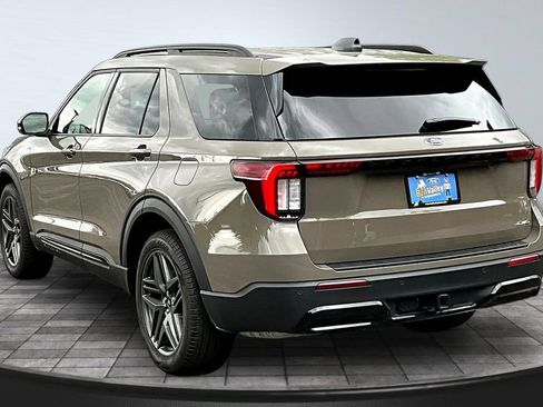 New 2026 Ford Explorer ST-Line w/ ST-Line Street Pack AWD/4WD image 3