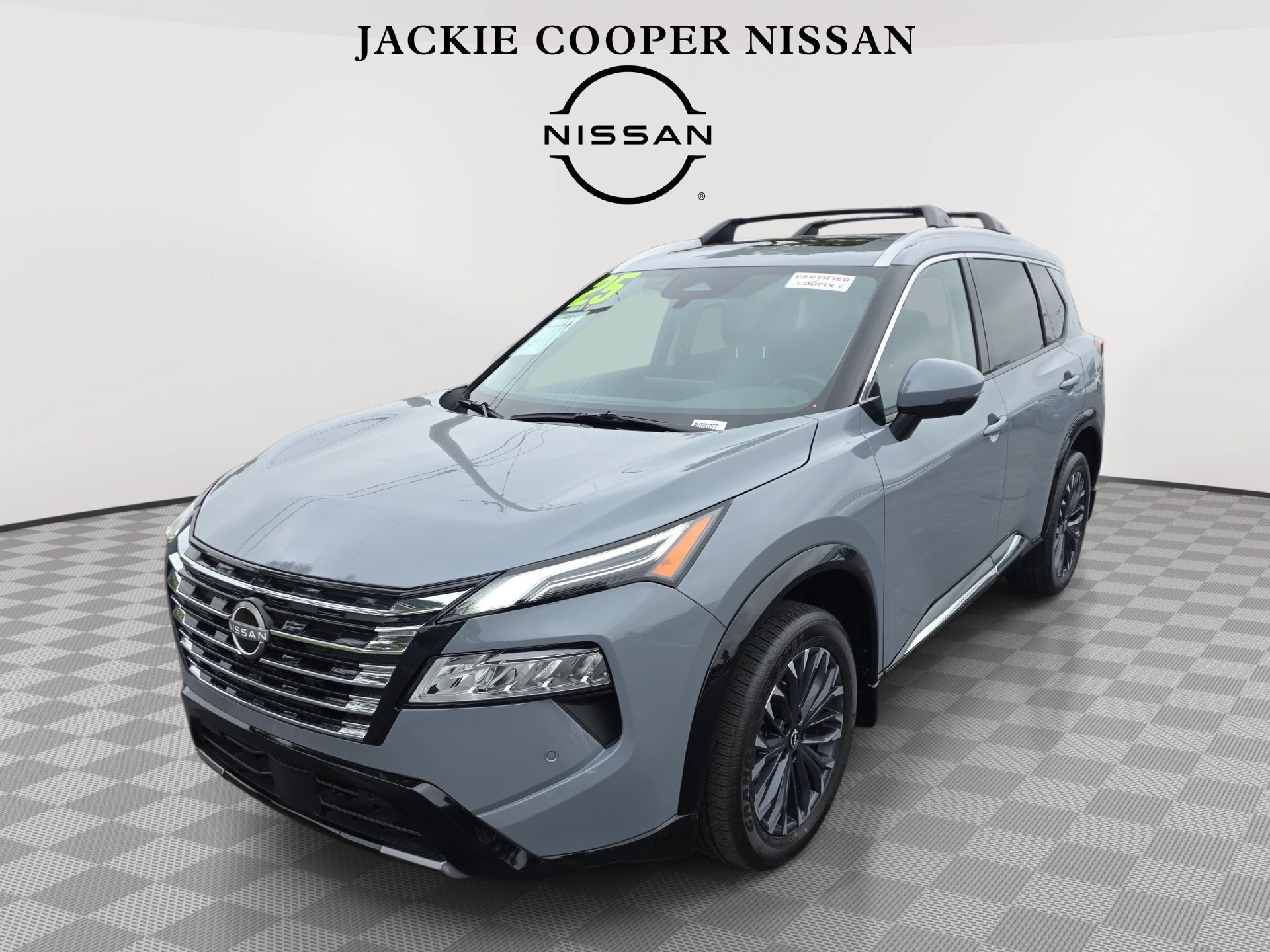 Used 2025 Nissan Rogue Platinum FWD image 1