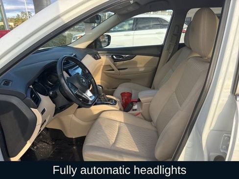 Used 2017 Nissan Rogue SV image 13