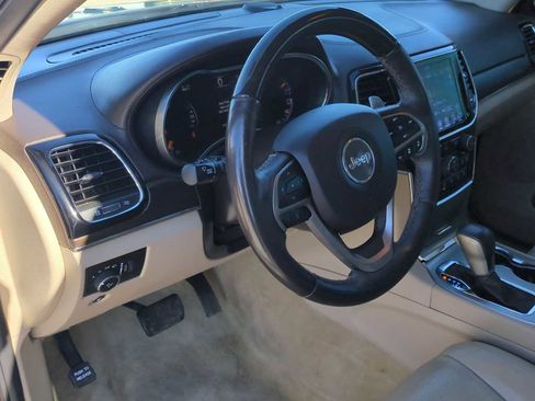 Used 2019 Jeep Grand Cherokee Overland image 10
