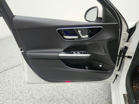Used 2023 Mercedes-Benz C 300 Sedan image 12