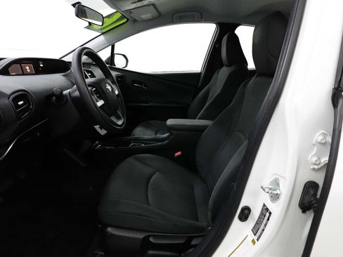 Used 2016 Toyota Prius Two image 12