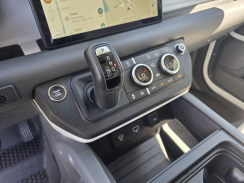 Used 2023 Land Rover Defender 110 SE AWD/4WD image 24