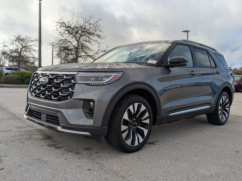 Used 2025 Ford Explorer Platinum w/ LUX Leather Package image 9