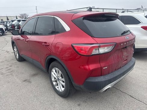 Used 2020 Ford Escape SE image 4