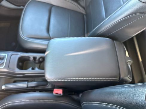 Used 2023 Jeep Wrangler Unlimited Sahara w/ Cold Weather Group image 17