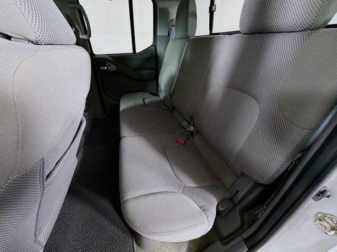 Used 2017 Nissan Frontier SV image 20