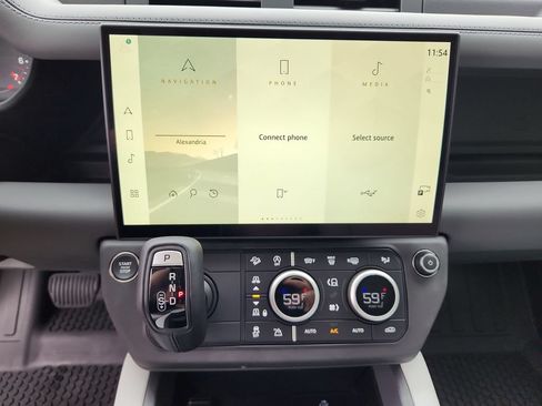 New 2026 Land Rover Defender 130 X-Dynamic SE AWD/4WD image 15