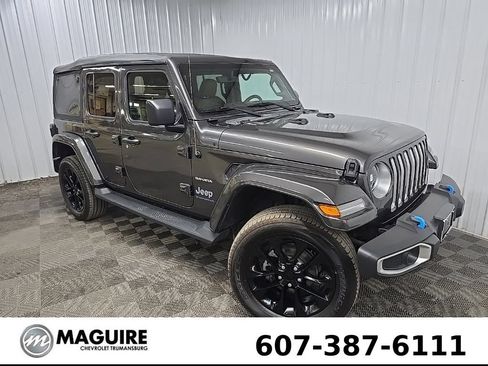 Used 2023 Jeep Wrangler Unlimited Sahara AWD/4WD image 7