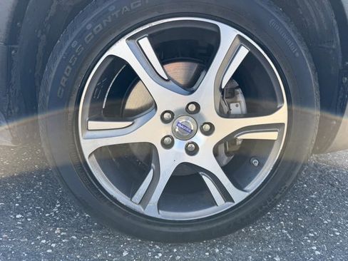 Used 2015 Volvo XC70 T6 Premier Plus image 16