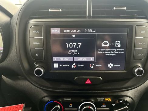 Certified 2023 Kia Soul LX w/ LX Technology Package FWD image 13