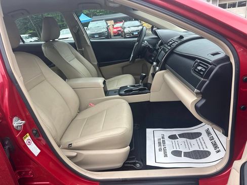 Used 2012 Toyota Camry LE FWD image 30