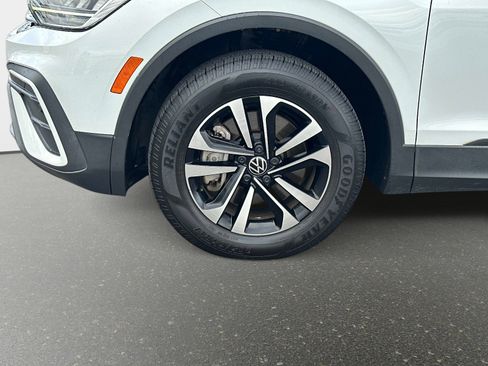 Used 2022 Volkswagen Tiguan S image 11