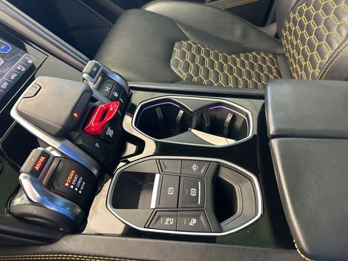 Used 2022 Lamborghini Urus image 56