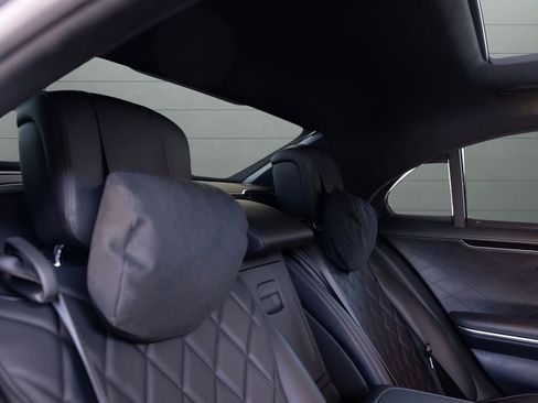 Used 2022 Mercedes-Benz S 580 4MATIC Sedan w/ AMG Line Package image 76