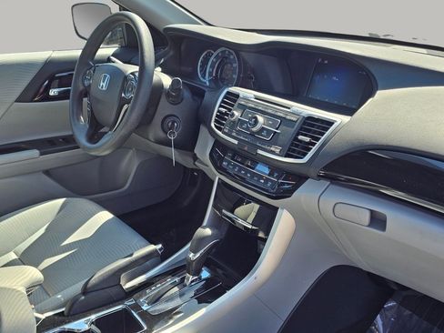 Used 2016 Honda Accord LX image 25
