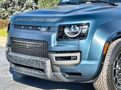 Used 2026 Land Rover Defender 110 image 9