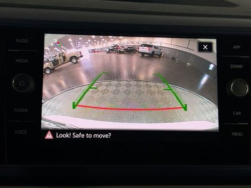 Used 2022 Volkswagen Taos SE image 17