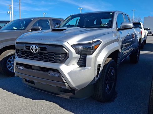 New 2025 Toyota Tacoma TRD Sport image 3
