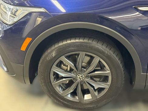 Used 2023 Volkswagen Tiguan SE FWD image 19
