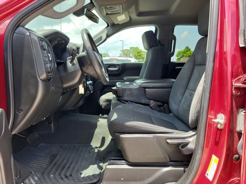 Used 2020 Chevrolet Silverado 1500 Custom w/ Custom Value Package AWD/4WD image 11