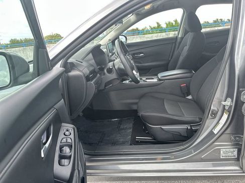 Used 2024 Nissan Sentra SV FWD image 22