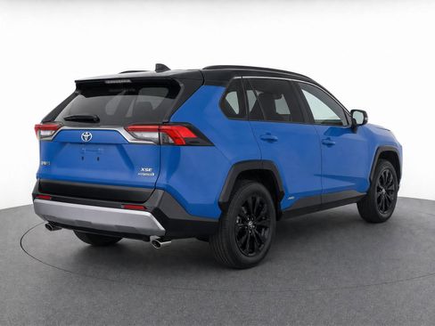 Used 2022 Toyota RAV4 XSE AWD/4WD image 4