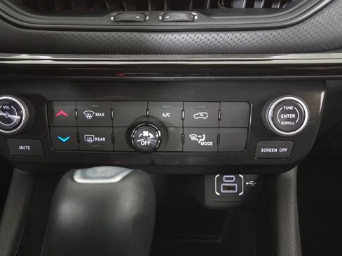 New 2026 Jeep Compass Latitude image 23