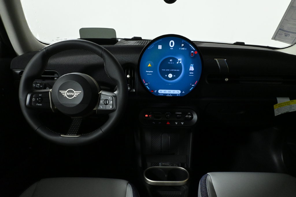 Certified 2025 MINI Cooper 2-Door Hardtop FWD image 17