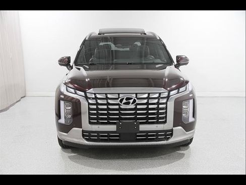 Used 2024 Hyundai Palisade Calligraphy AWD/4WD image 2