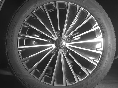 Used 2025 Volkswagen Taos SE image 12