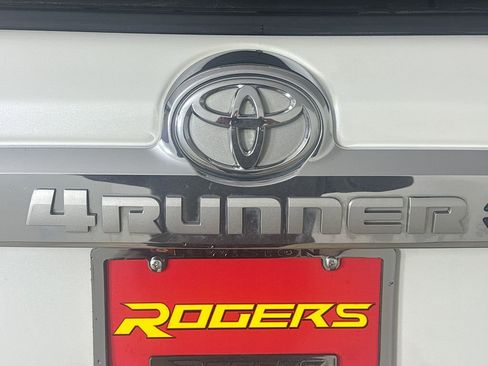 Used 2012 Toyota 4Runner Limited image 19