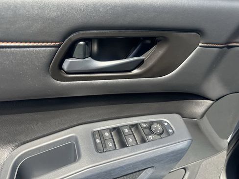 Used 2025 Nissan Pathfinder Rock Creek AWD/4WD image 13