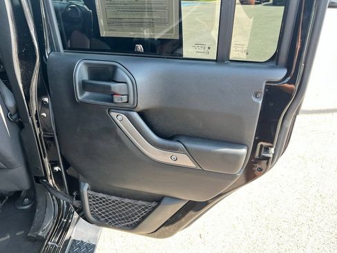 Used 2018 Jeep Wrangler Unlimited Sport S AWD/4WD image 11