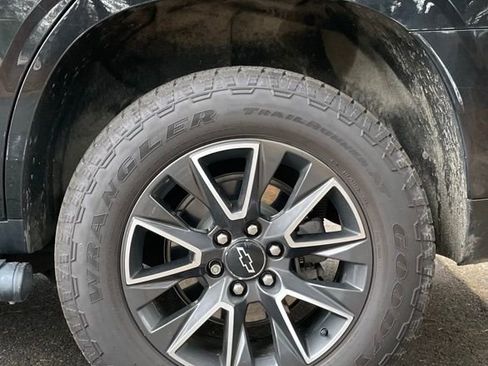 Used 2021 Chevrolet Tahoe Z71 w/ Z71 Off-Road Package AWD/4WD image 6