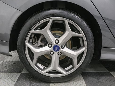 Used 2017 Ford Focus ST image 18
