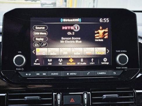 Used 2025 Nissan Pathfinder SV FWD image 24