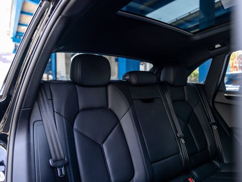Certified 2024 Porsche Macan w/ Premium Plus Package AWD/4WD image 34