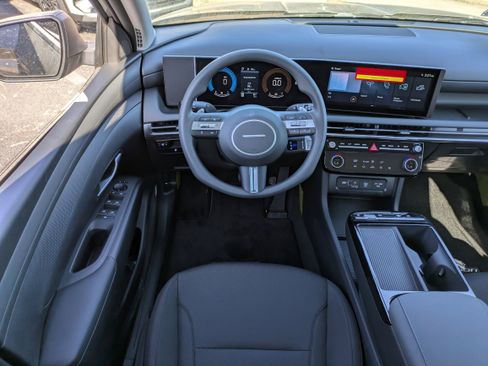 New 2026 Hyundai Tucson Blue SE image 16