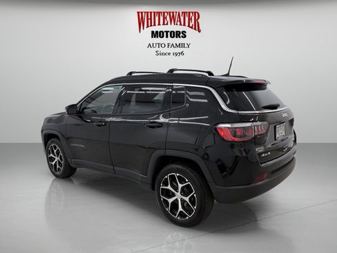 Used 2024 Jeep Compass Limited AWD/4WD image 2