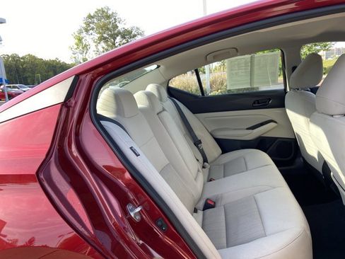 Used 2025 Nissan Altima 2.5 SV image 14