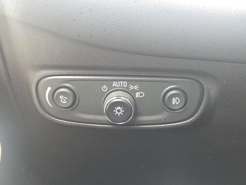 Used 2020 Chevrolet Equinox LT FWD image 27