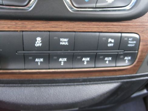 Used 2015 RAM 2500 Laramie w/ Protection Group image 29